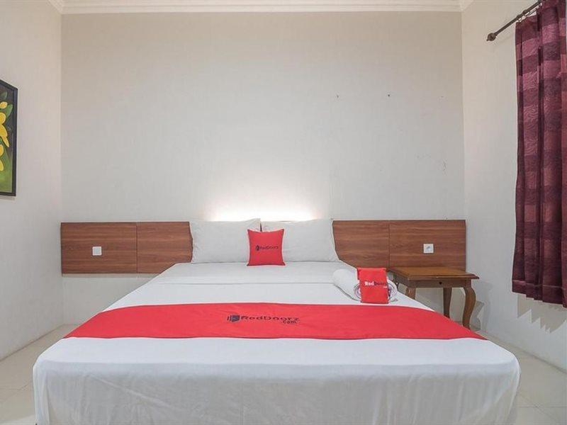Reddoorz Near Alun Alun Subang Hotel Екстериор снимка