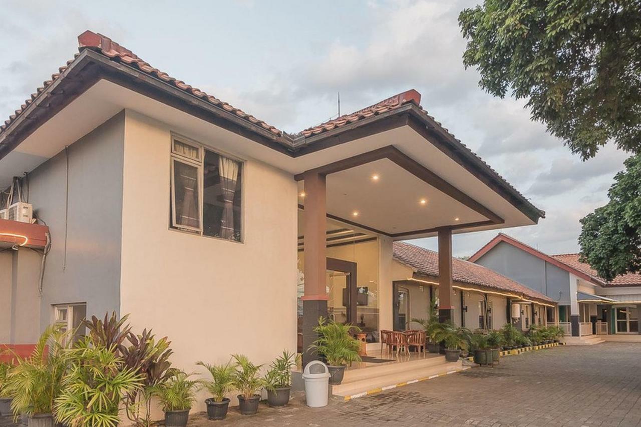 Reddoorz Near Alun Alun Subang Hotel Екстериор снимка