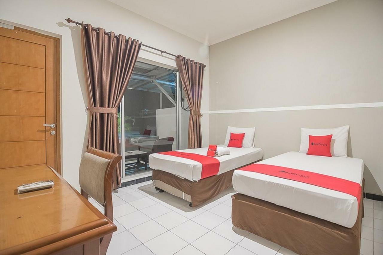 Reddoorz Near Alun Alun Subang Hotel Екстериор снимка