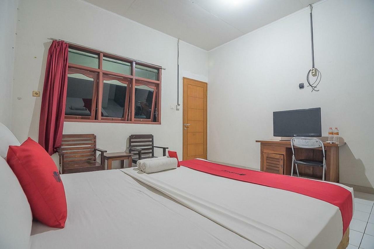Reddoorz Near Alun Alun Subang Hotel Екстериор снимка