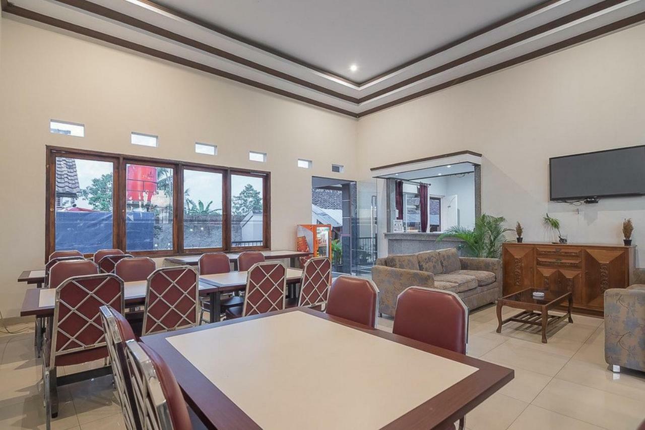 Reddoorz Near Alun Alun Subang Hotel Екстериор снимка