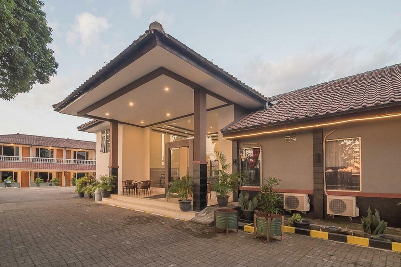 Reddoorz Near Alun Alun Subang Hotel Екстериор снимка