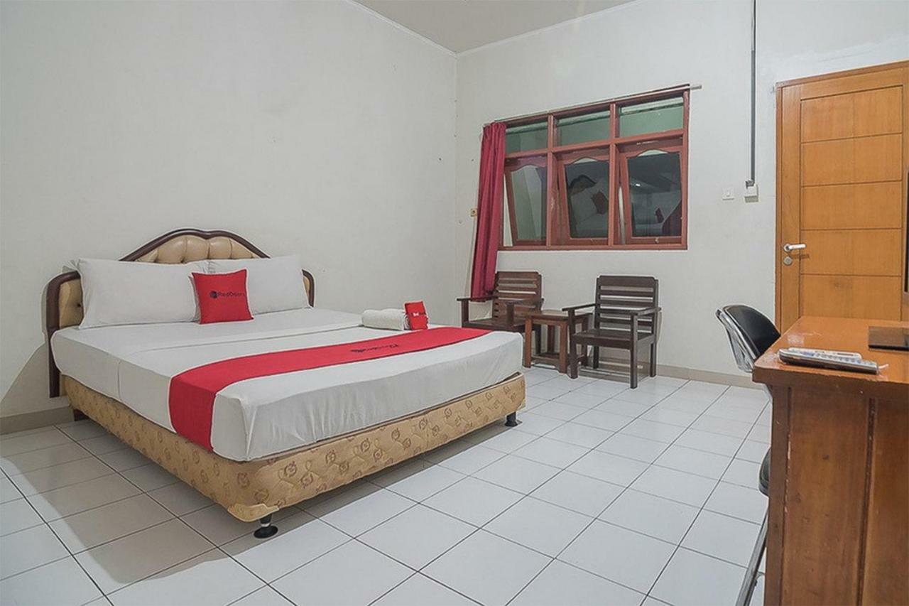 Reddoorz Near Alun Alun Subang Hotel Екстериор снимка