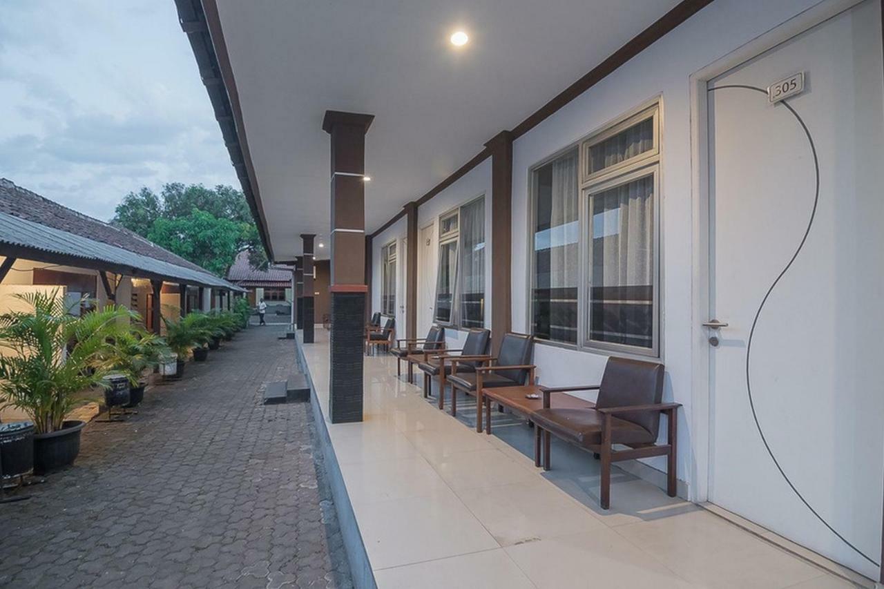 Reddoorz Near Alun Alun Subang Hotel Екстериор снимка