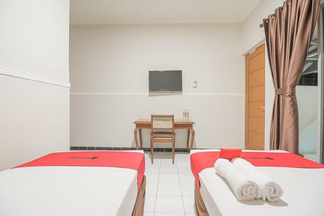Reddoorz Near Alun Alun Subang Hotel Екстериор снимка